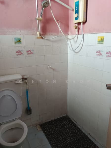 Rumah Teres 2 Tingkat untuk Dijual di Seri Kembangan (Selangor) - Kenton Khor - Bathroom - PropertyGuru.com.my