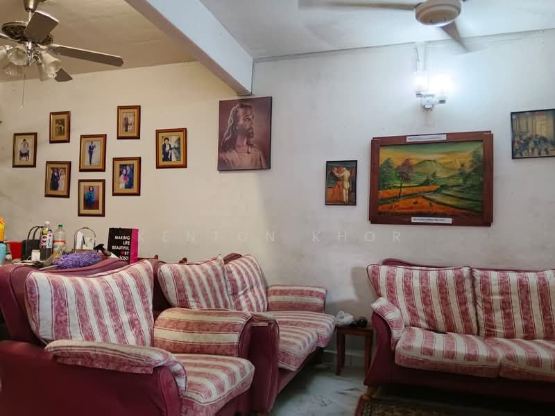 Rumah Teres 2 Tingkat untuk Dijual di Seri Kembangan (Selangor) - Kenton Khor - Living Room - PropertyGuru.com.my