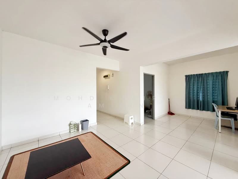 Servis Apartment untuk Dijual di Axis Crown - Mohd Khairul Amilin - Living Room - PropertyGuru.com.my