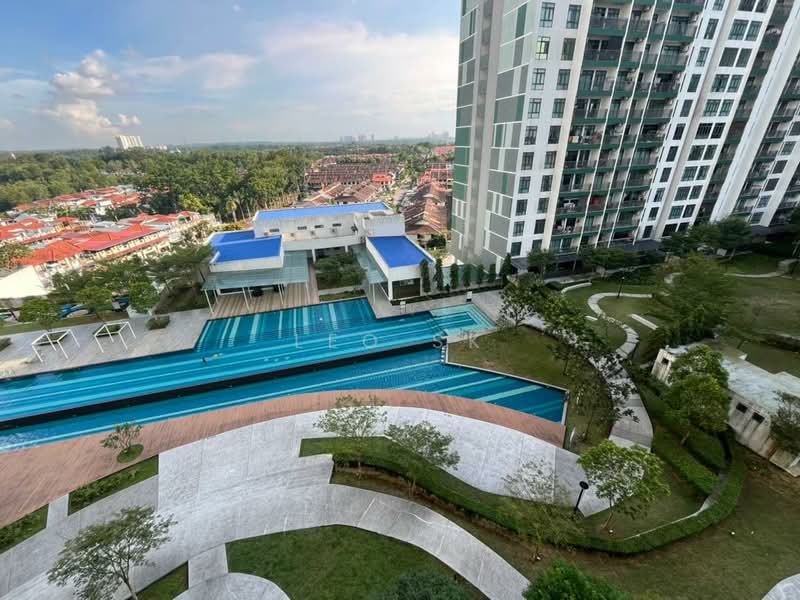 Servis Apartment untuk Disewa di 8Scape Residence @ Sutera - Leo SK - Pool - PropertyGuru.com.my