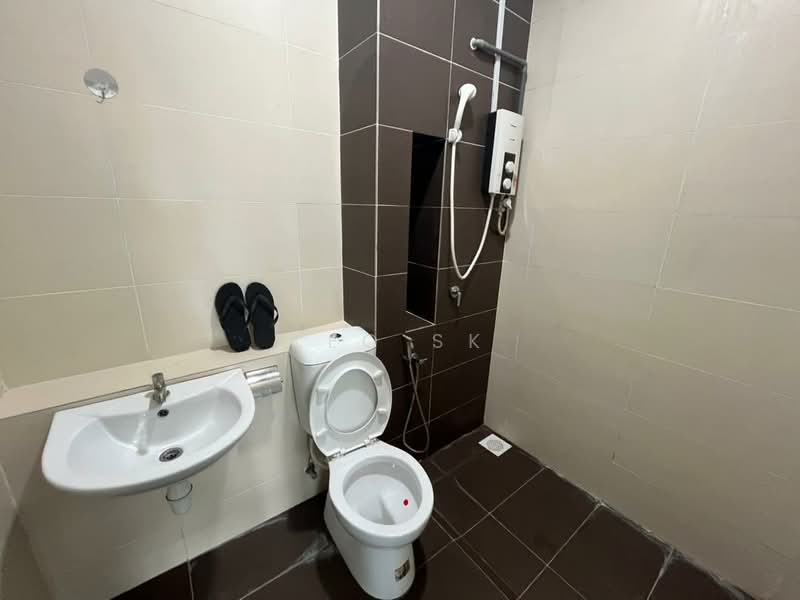 Servis Apartment untuk Disewa di 8Scape Residence @ Sutera - Leo SK - Bathroom - PropertyGuru.com.my