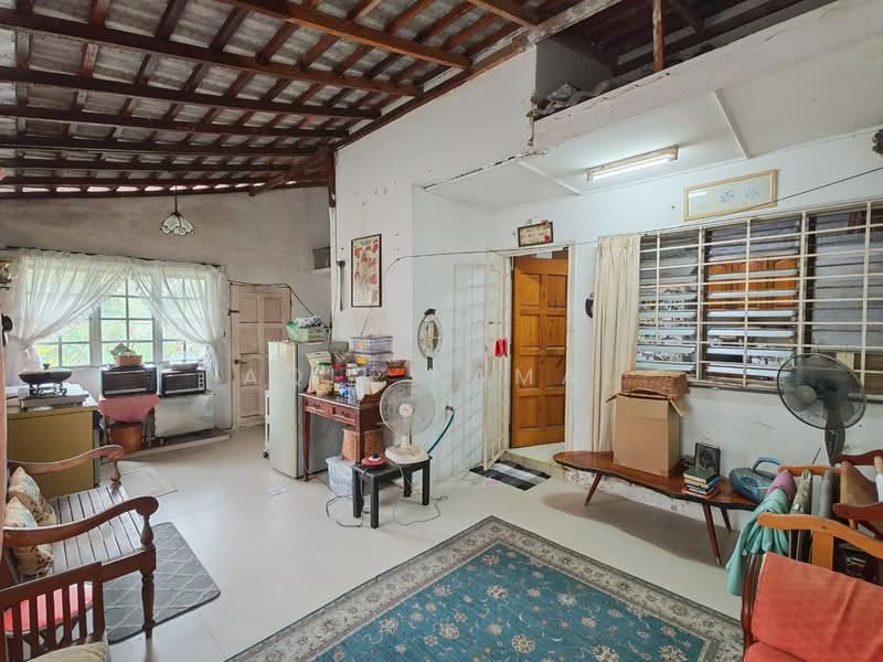 Rumah Teres untuk Dijual di Usj 4 (Subang Jaya) - Aqil Kamal - Living Room - PropertyGuru.com.my