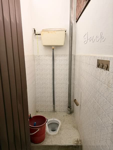 1-storey Terraced House for Sale in Taman Perwira (Simpang Ampat) - Jack Ng - Bathroom - PropertyGuru.com.my
