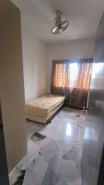 Flat for Sale at Villa Mewah - Chris Choo - Bedroom - PropertyGuru.com.my
