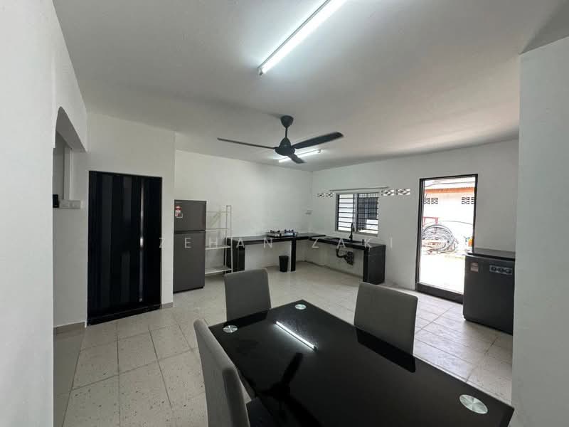 Terraced House for Rent in Taman Greenwood (Batu Caves) - Zehan Zaki - Kitchen - PropertyGuru.com.my