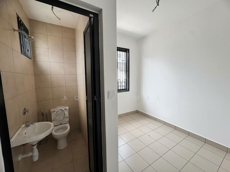 2-storey Terraced House for Sale in Elmina (Shah Alam) - Aqil Kamal - Bathroom - PropertyGuru.com.my