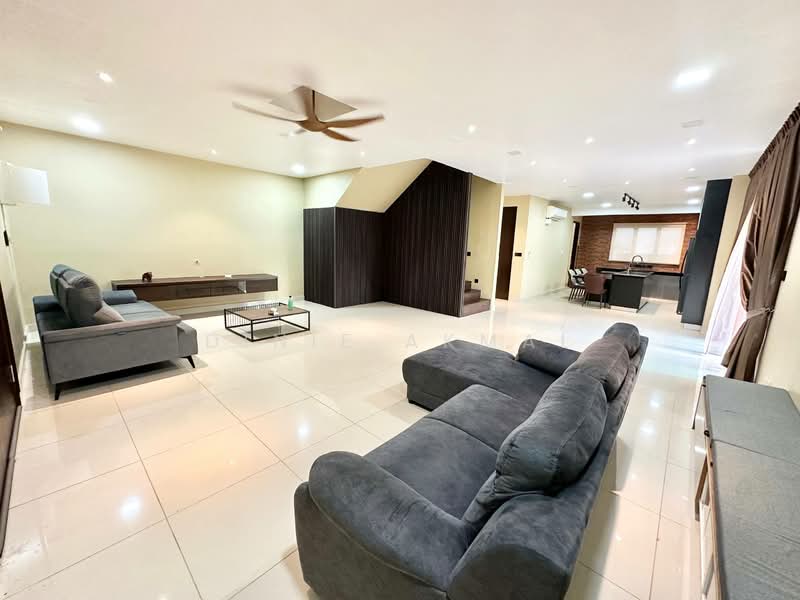 Rumah Teres 2.5 Tingkat untuk Dijual di Shah Alam (Selangor) - Dinie Akmal - Living Room - PropertyGuru.com.my