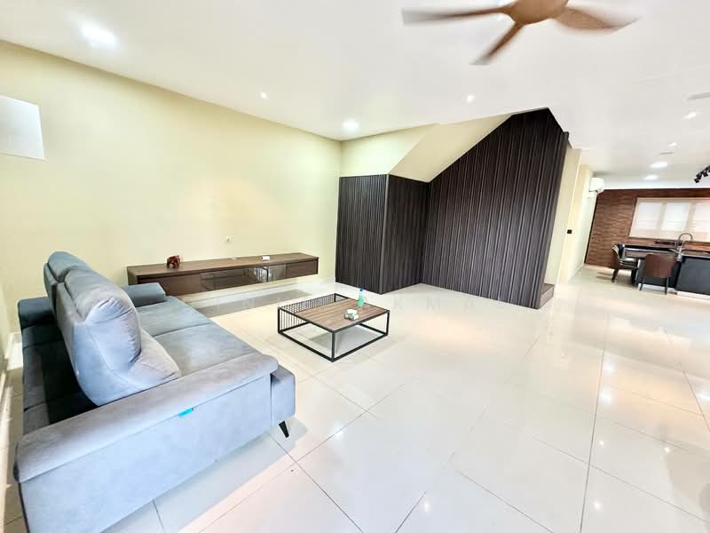 Rumah Teres 2.5 Tingkat untuk Dijual di Shah Alam (Selangor) - Dinie Akmal - Living Room - PropertyGuru.com.my