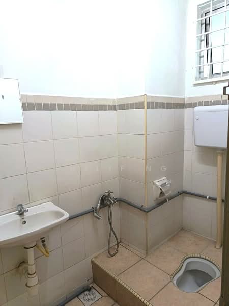 Shop / Office for Rent in Taman Maluri (Cheras) - Philip Ng - Bathroom - PropertyGuru.com.my