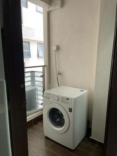 Kondominium untuk Dijual di Royal Strand @ Country Garden Danga Bay - Calley Chin - Balcony - PropertyGuru.com.my