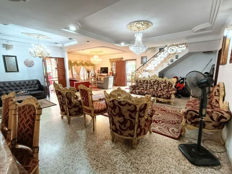Bungalow for Rent in Seksyen 3 (Shah Alam) - Shiqin Saidin - Living Room - PropertyGuru.com.my