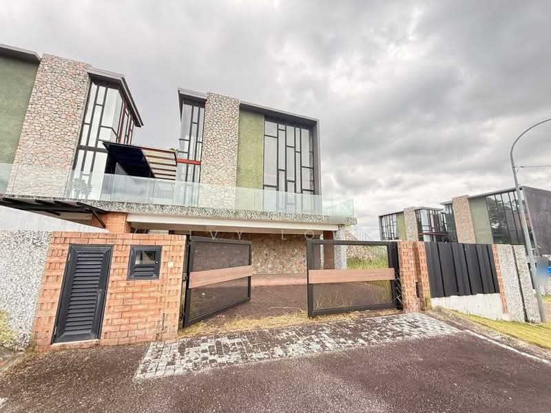 Semi-Detached House for Sale in Johor Bahru (Johor) - Ivy Low - Exterior - PropertyGuru.com.my