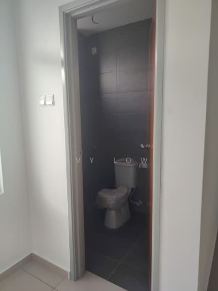 Rumah Teres 2 Tingkat untuk Disewa di Taman Bestari Indah (Ulu Tiram) - Ivy Low - Bathroom - PropertyGuru.com.my
