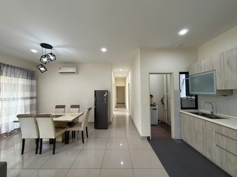 Pangsapuri untuk Dijual di Impian Senibong Residences - Lim Tze Jie - Dining Room - PropertyGuru.com.my