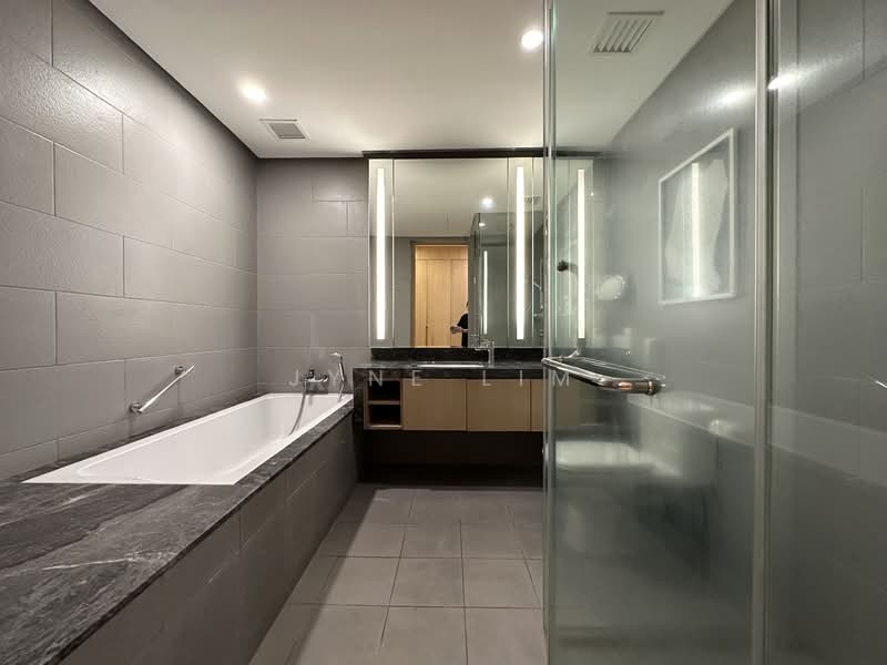 Servis Apartment untuk Disewa di Fraser Residence (188 Suites) - Jyne Lim - Bathroom - PropertyGuru.com.my