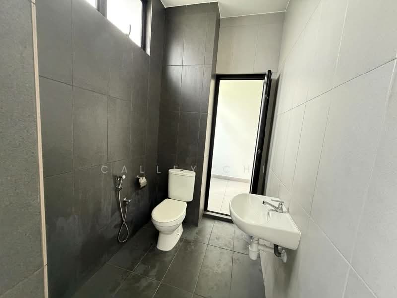 2-storey Terraced House for Sale in Taman Mount Austin (Tebrau) - Calley Chin - Bathroom - PropertyGuru.com.my