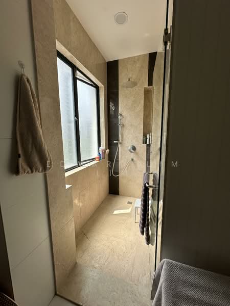 Rumah Berkembar untuk Disewa di Bandar Kinrara Seksyen 1 (Bandar Kinrara) - Edward Lim LIM - Bathroom - PropertyGuru.com.my