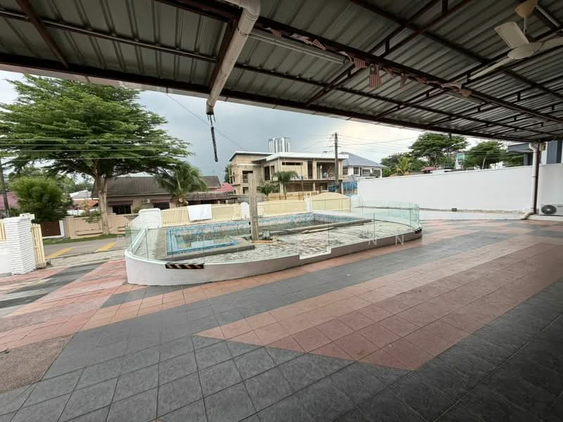 Rumah Banglo untuk Dijual di Taman Kebun Teh (Johor Bahru) - Phang Elainne - Exterior - PropertyGuru.com.my