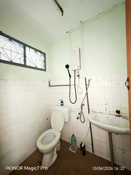 Rumah Teres 1 Tingkat untuk Dijual di Taman Sri Tebrau (Johor Bahru) - Phang Elainne - Bathroom - PropertyGuru.com.my