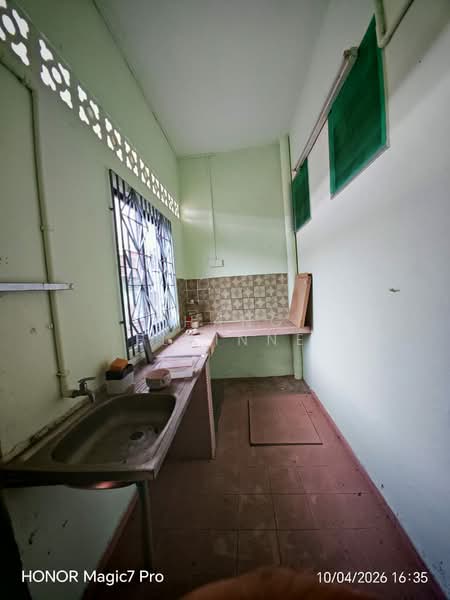 Rumah Teres 1 Tingkat untuk Dijual di Taman Sri Tebrau (Johor Bahru) - Phang Elainne - Kitchen - PropertyGuru.com.my