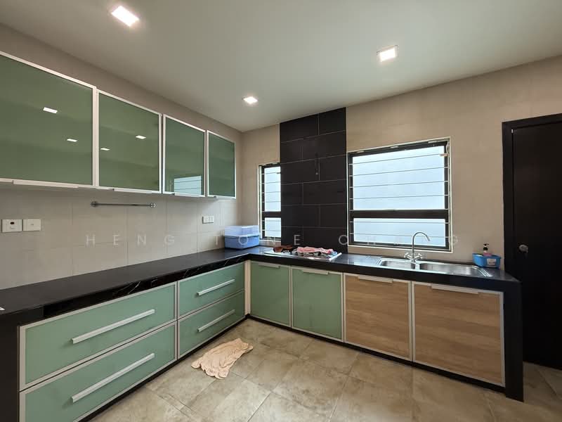 2-storey Terraced House for Rent in Sea Park (Petaling Jaya) - Heng Tone Chang - Kitchen - PropertyGuru.com.my