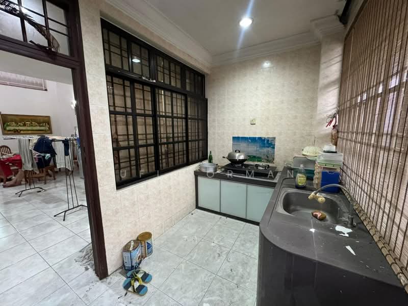 Rumah Teres 1.5 Tingkat untuk Dijual di Taman Rinting (Masai) - Sufi Norman - Kitchen - PropertyGuru.com.my