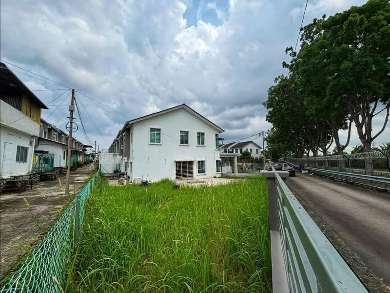 2-storey Terraced House for Sale in Taman Pelangi Semenyih 2 (Semenyih) - Aziani Ahmad - Exterior - PropertyGuru.com.my