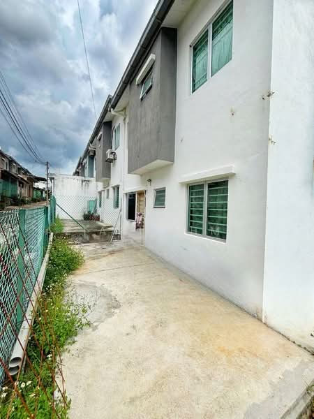 2-storey Terraced House for Sale in Taman Pelangi Semenyih 2 (Semenyih) - Aziani Ahmad - Exterior - PropertyGuru.com.my