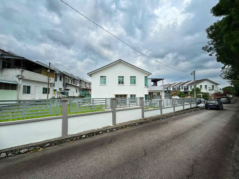 2-storey Terraced House for Sale in Taman Pelangi Semenyih 2 (Semenyih) - Aziani Ahmad - Exterior - PropertyGuru.com.my