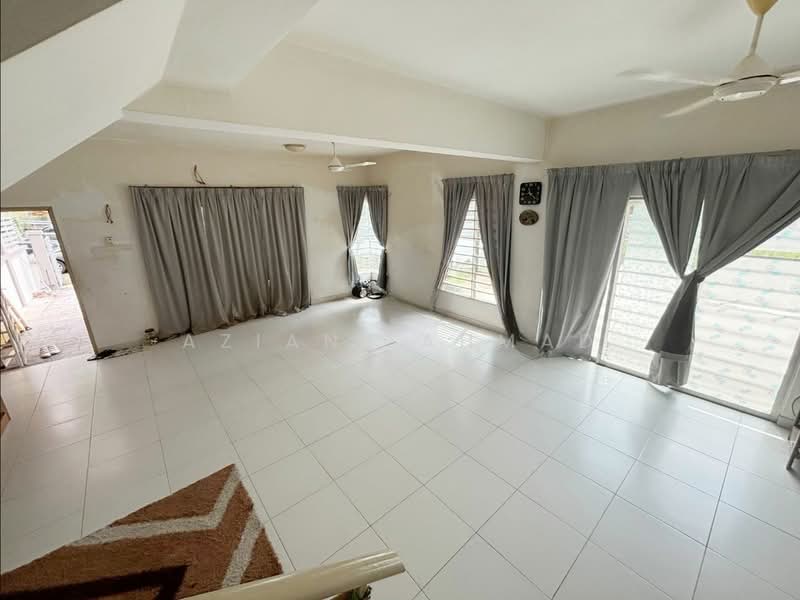 2-storey Terraced House for Sale in Taman Pelangi Semenyih 2 (Semenyih) - Aziani Ahmad - Living Room - PropertyGuru.com.my