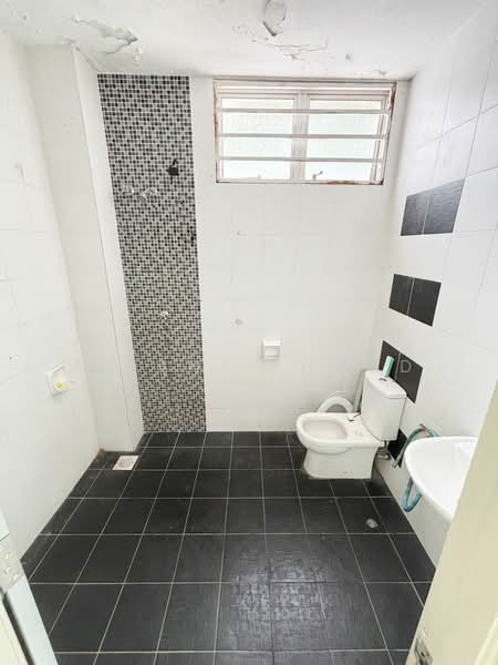 2-storey Terraced House for Sale in Taman Pelangi Semenyih 2 (Semenyih) - Aziani Ahmad - Bathroom - PropertyGuru.com.my