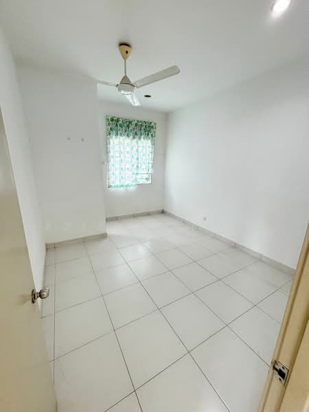 2-storey Terraced House for Sale in Taman Pelangi Semenyih 2 (Semenyih) - Aziani Ahmad - BedRoom 3 - PropertyGuru.com.my