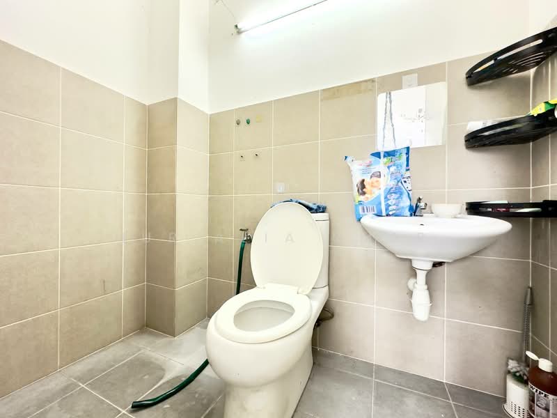 Rumah Teres 1 Tingkat untuk Dijual di Puncak Alam (Selangor) - Nur Alia Omar - Bathroom - PropertyGuru.com.my