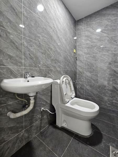 Rumah Teres 1 Tingkat untuk Dijual di Taman Puteri Wangsa (Ulu Tiram) - Ck Leow - Bathroom - PropertyGuru.com.my