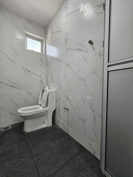 Rumah Teres 1 Tingkat untuk Dijual di Taman Puteri Wangsa (Ulu Tiram) - Ck Leow - Bathroom - PropertyGuru.com.my