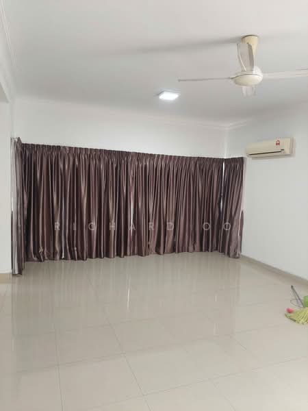 Rumah Teres 2 Tingkat untuk Dijual di Bandar Seri Coalfields (Ijok) - Richard Ooi - Living Room - PropertyGuru.com.my