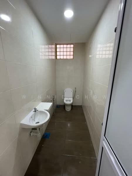 Kedai untuk Disewa di Kota Kemuning (Shah Alam) - Winnie Chow - Bathroom - PropertyGuru.com.my