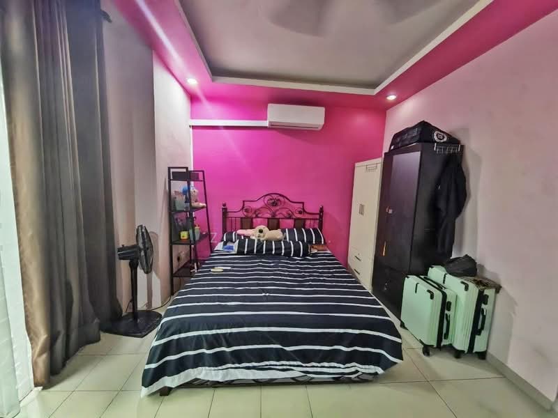 2-storey Terraced House for Sale in Taman Scientex Pasir Gudang (Pasir Gudang) - Zira . - Bedroom - PropertyGuru.com.my