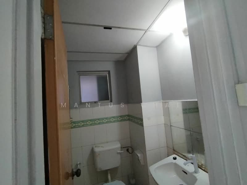 Condominium for Rent at Warisan City View - Mantus Chai - Bathroom - PropertyGuru.com.my