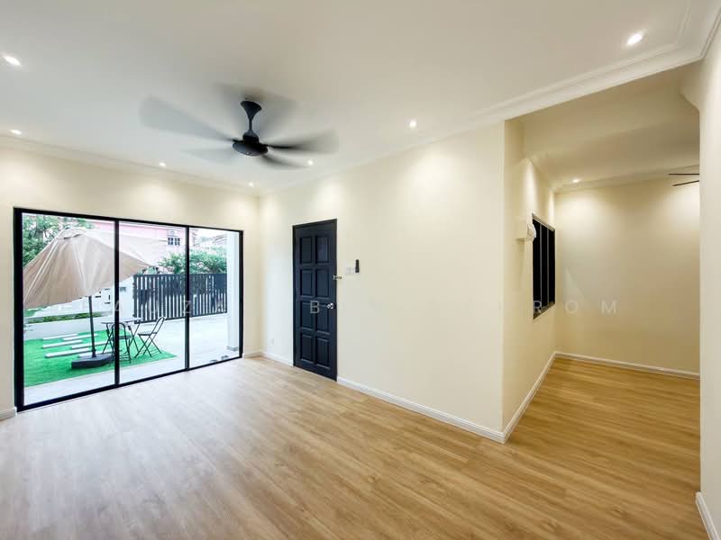 2-storey Terraced House for Sale in Taman Jasmin (Kajang) - Fauzan bin Sahrom - Living Room - PropertyGuru.com.my