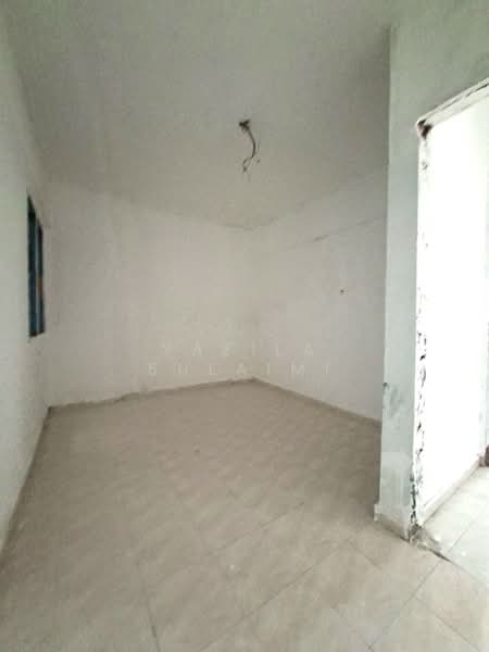 Apartment for Sale at Golden Villa - Yazila Sulaimi - Bedroom 3 - PropertyGuru.com.my