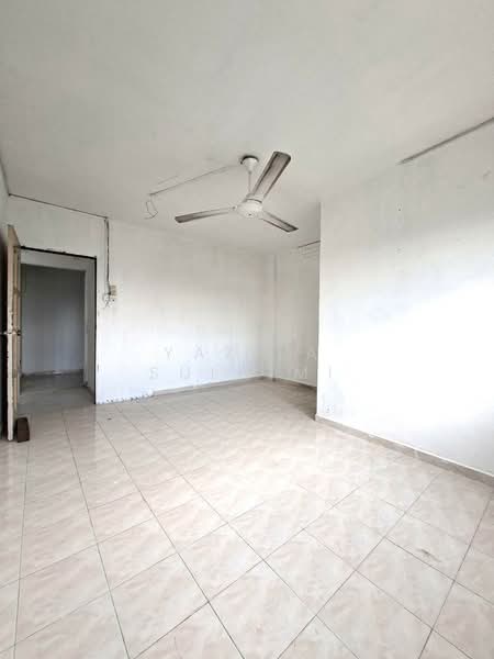 Apartment for Sale at Golden Villa - Yazila Sulaimi - Master bedroom - PropertyGuru.com.my
