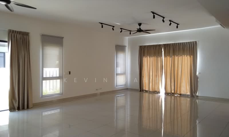 Rumah Berkembar untuk Dijual di Bandar Tropicana Aman (Telok Panglima Garang) - Kevin Dass - Living Room - PropertyGuru.com.my