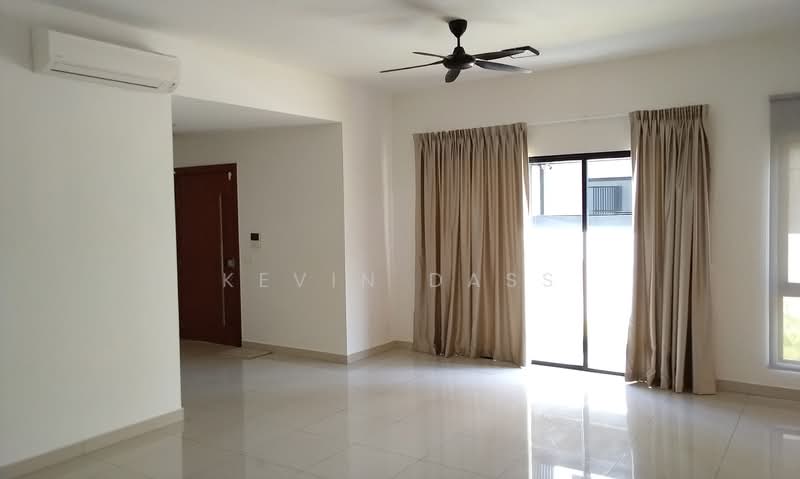 Rumah Berkembar untuk Dijual di Bandar Tropicana Aman (Telok Panglima Garang) - Kevin Dass - Living Room - PropertyGuru.com.my