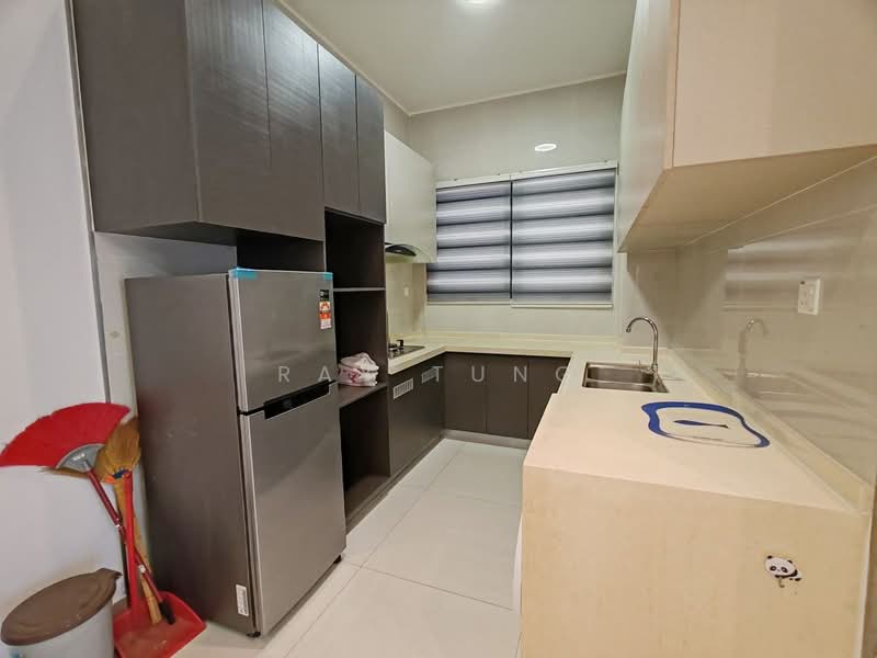 Condominium for Rent at Amberside @ Country Garden Danga Bay - Ray Tung - Kitchen - PropertyGuru.com.my