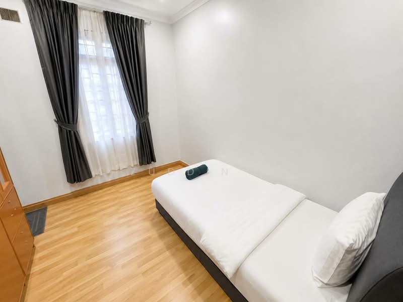 Rumah Teres 2 Tingkat untuk Dijual di Seksyen 5 (Kota Damansara) - Aizuddin Ali - Bedroom - PropertyGuru.com.my