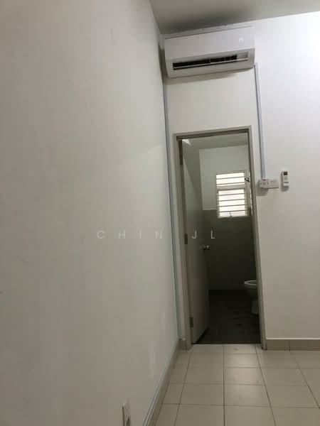 Rumah Bandar untuk Dijual di Saujana Utama (Selangor) - Chin JL - Bathroom - PropertyGuru.com.my