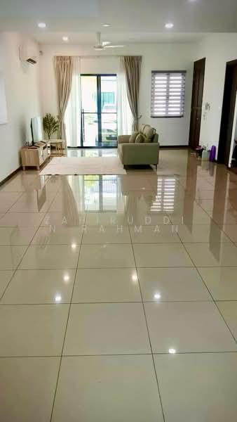 Rumah Teres 2 Tingkat untuk Disewa di Setia Eco Glades (Cyberjaya) - Zahiruddin Rahman - Living Room - PropertyGuru.com.my