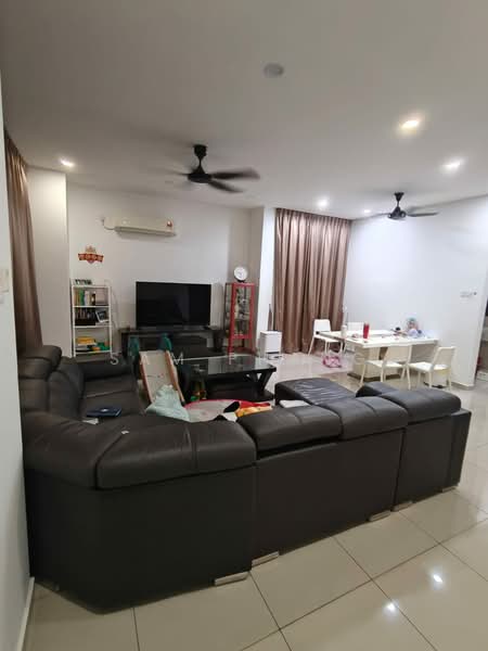 Cluster House for Sale in Johor Bahru (Johor) - Sam Phang - Living Room - PropertyGuru.com.my