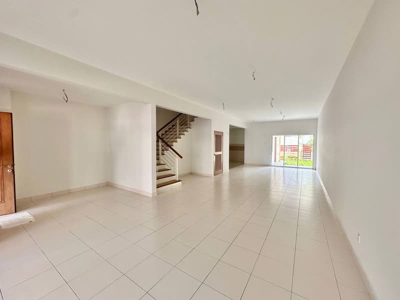 2-storey Terraced House for Sale in Denai Alam (Shah Alam) - Alif Saad - Living Room - PropertyGuru.com.my